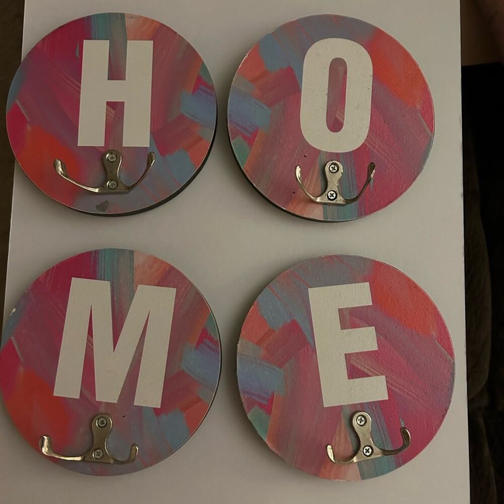 4 Hanging decorations that spell HOME with hooks